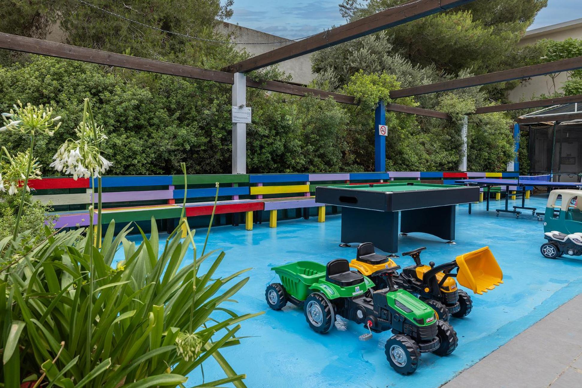 C Hotel Neve Ilan Dış mekan fotoğraf