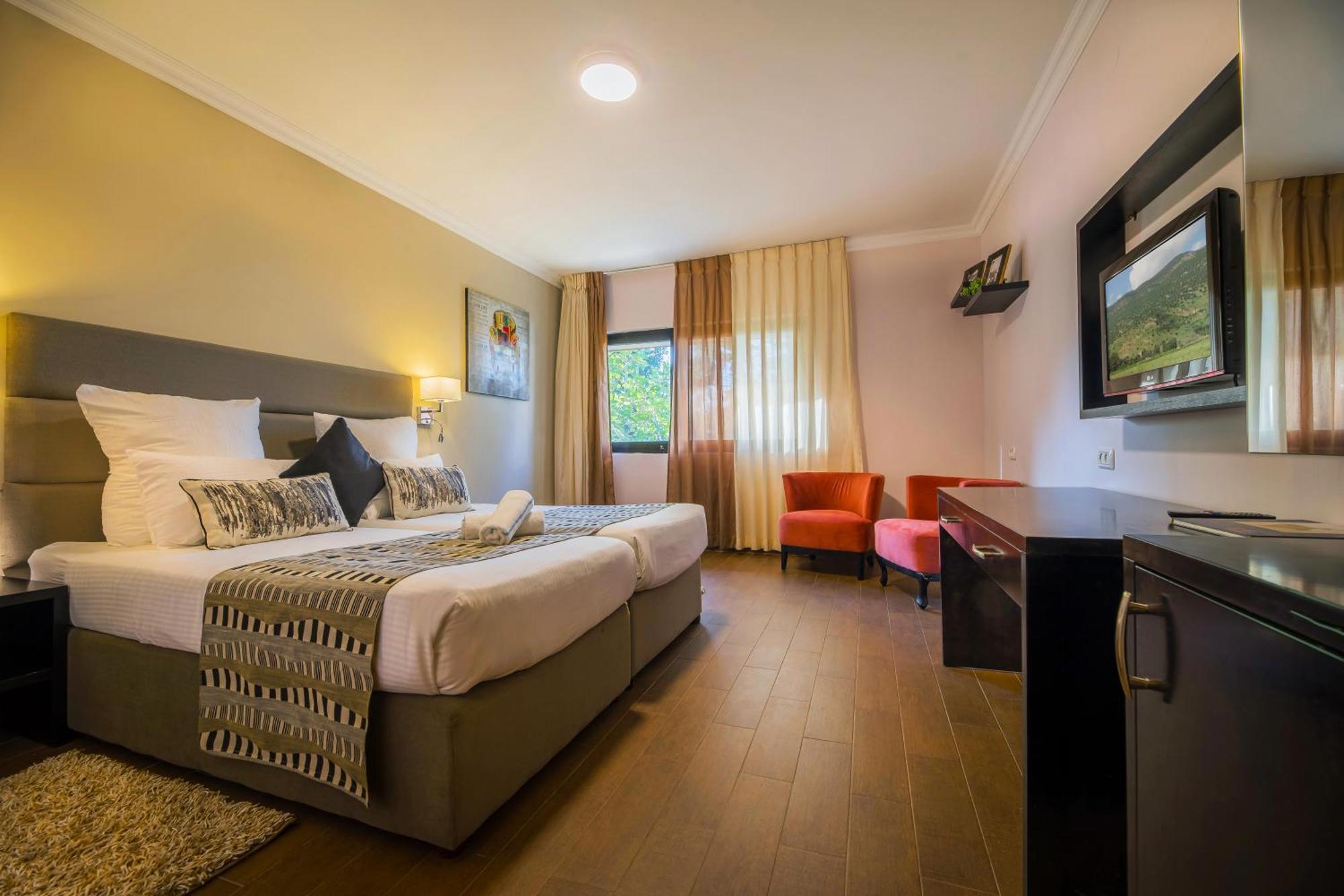 C Hotel Neve Ilan Dış mekan fotoğraf
