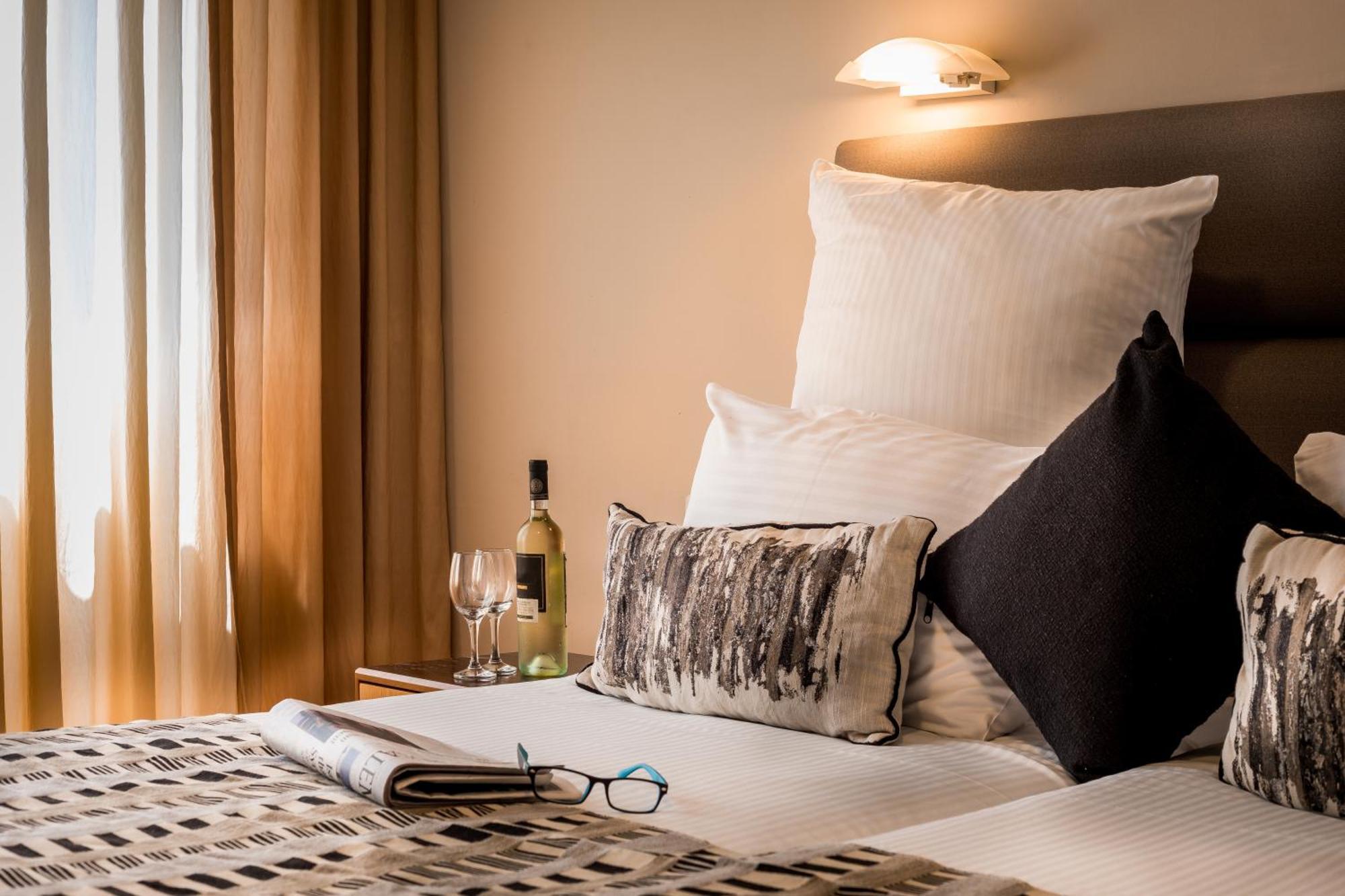 C Hotel Neve Ilan Dış mekan fotoğraf