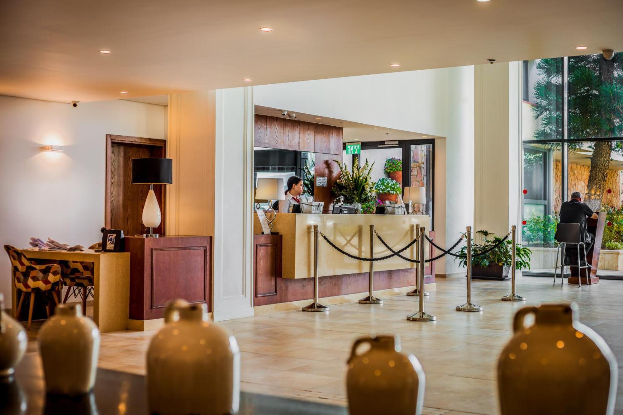 C Hotel Neve Ilan Dış mekan fotoğraf