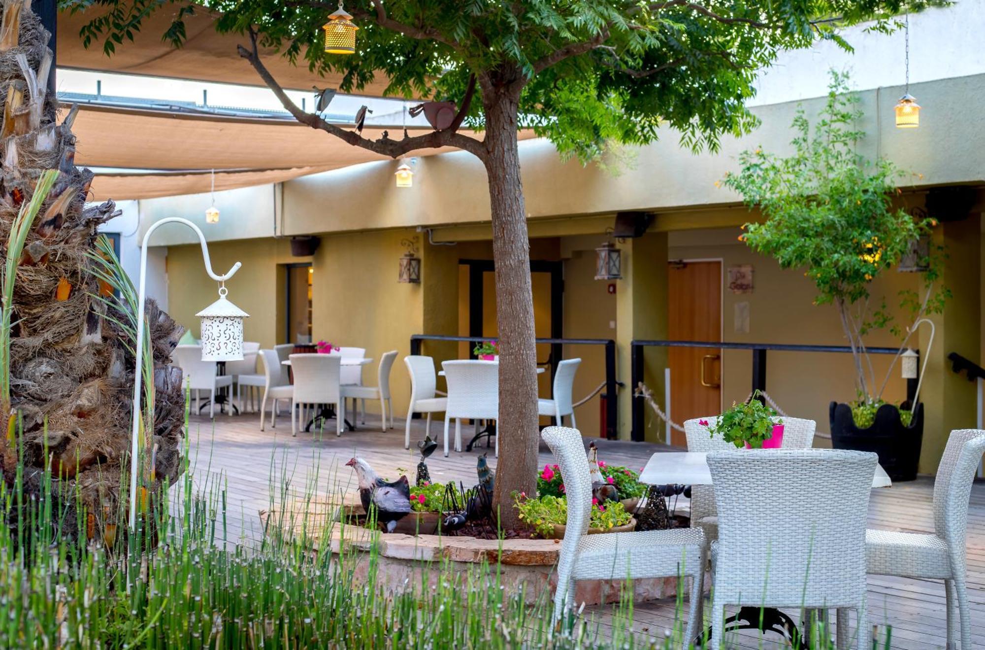 C Hotel Neve Ilan Dış mekan fotoğraf