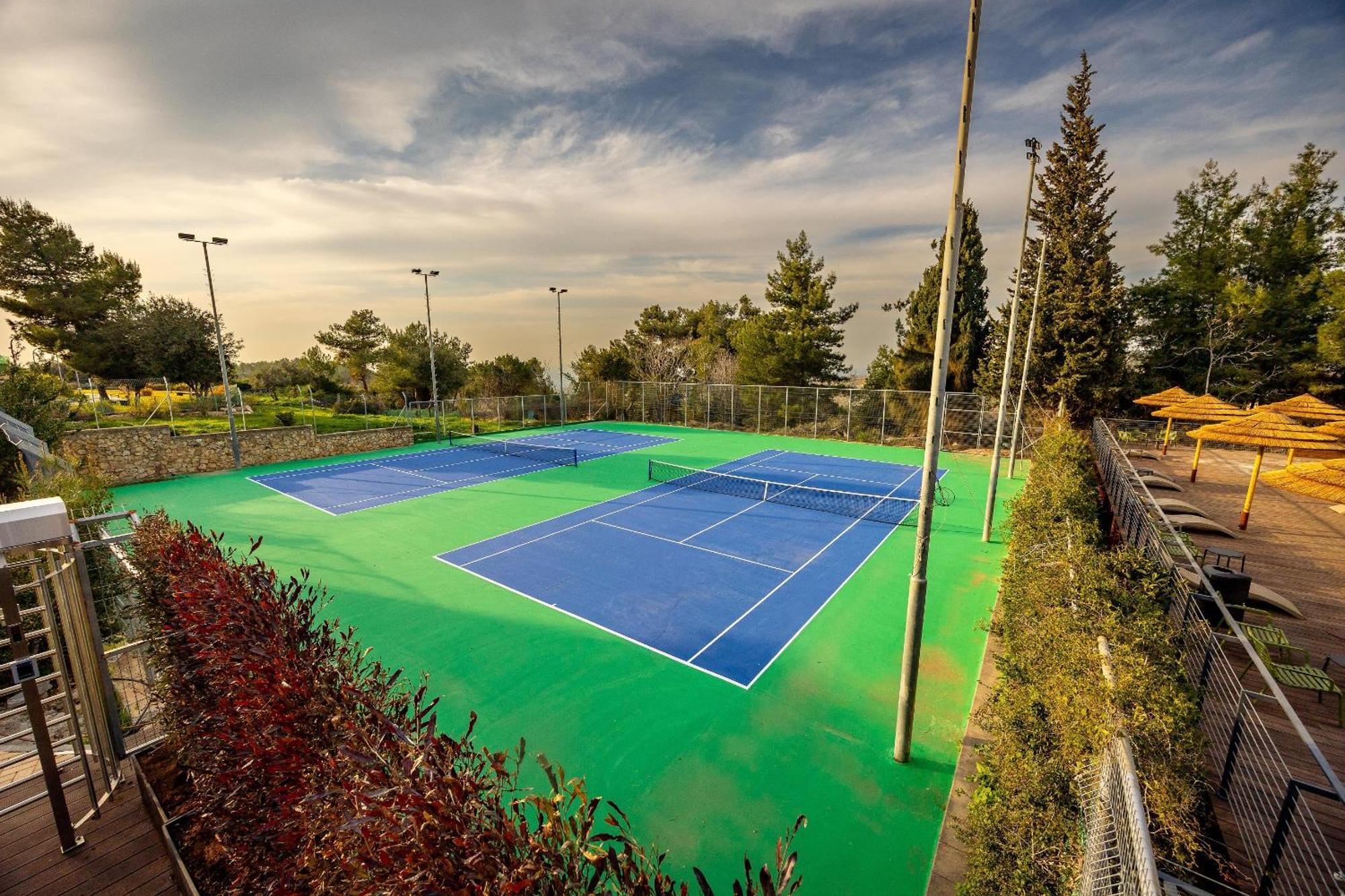 C Hotel Neve Ilan Dış mekan fotoğraf